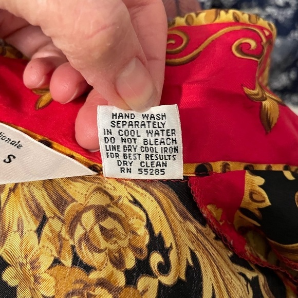 Express Silk Black and Red Baroque Long Sleeve Shirt - Picture 7 of 7